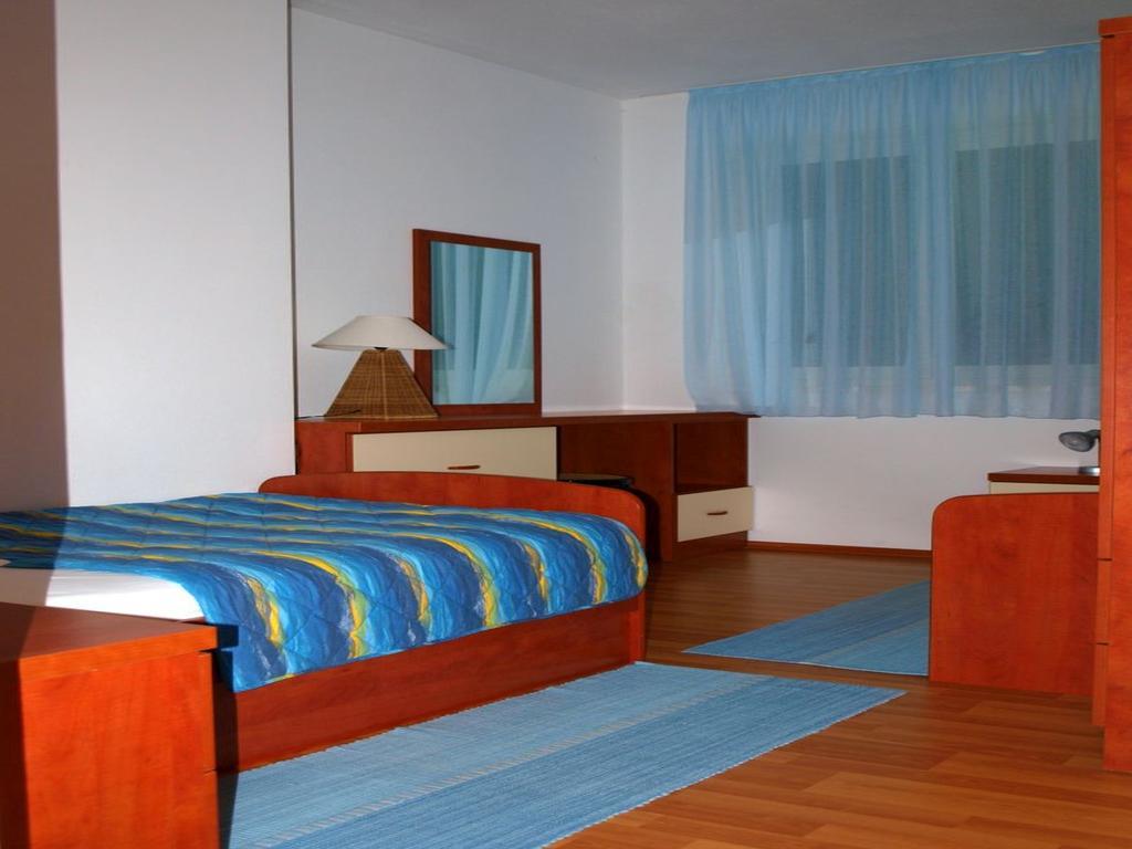 Apartments Mia Постира Стая снимка