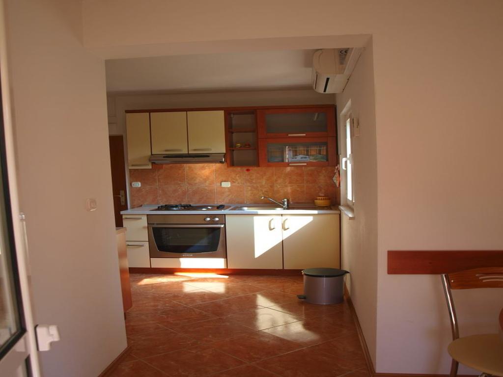 Apartments Mia Постира Стая снимка