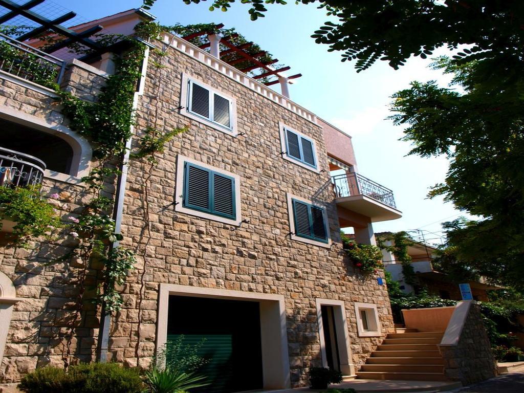 Apartments Mia Постира Стая снимка