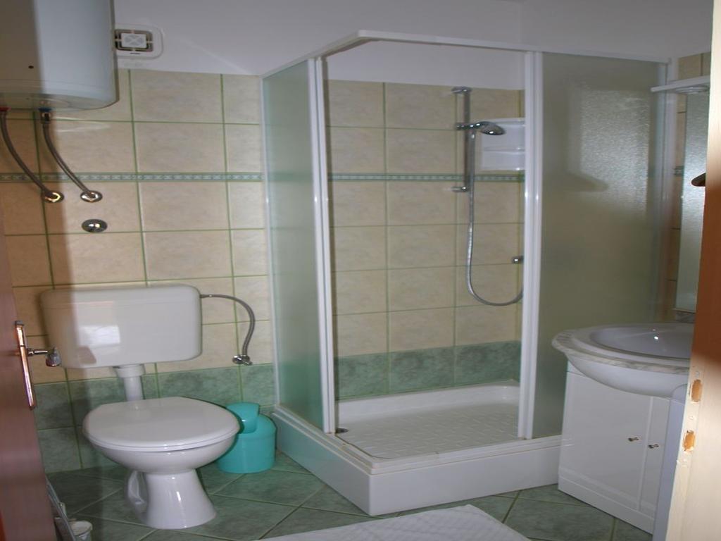 Apartments Mia Постира Стая снимка