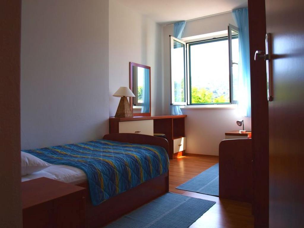 Apartments Mia Постира Стая снимка