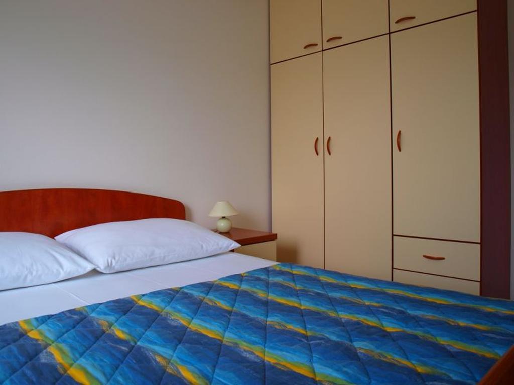 Apartments Mia Постира Стая снимка