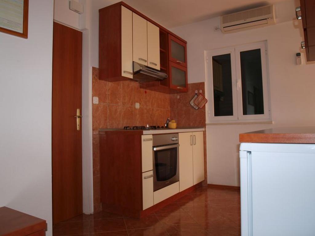 Apartments Mia Постира Стая снимка