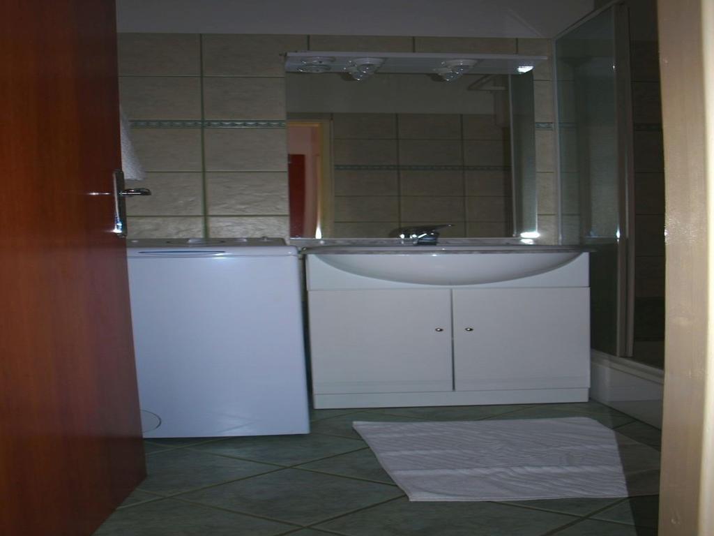 Apartments Mia Постира Стая снимка